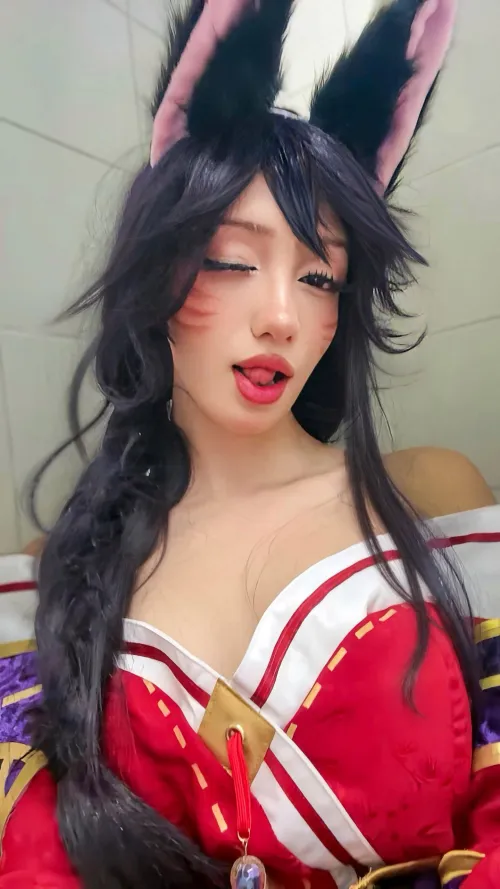 Ahri by (Yumi)