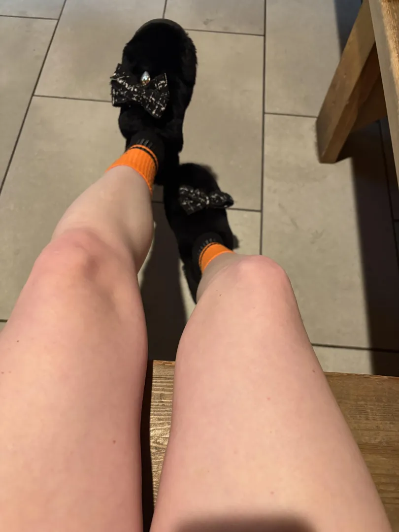 fuzzy slippers.. in the sauna ‍