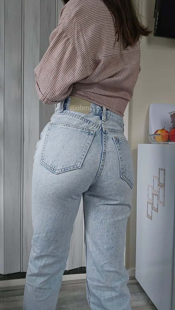 I know you're staring and I like it