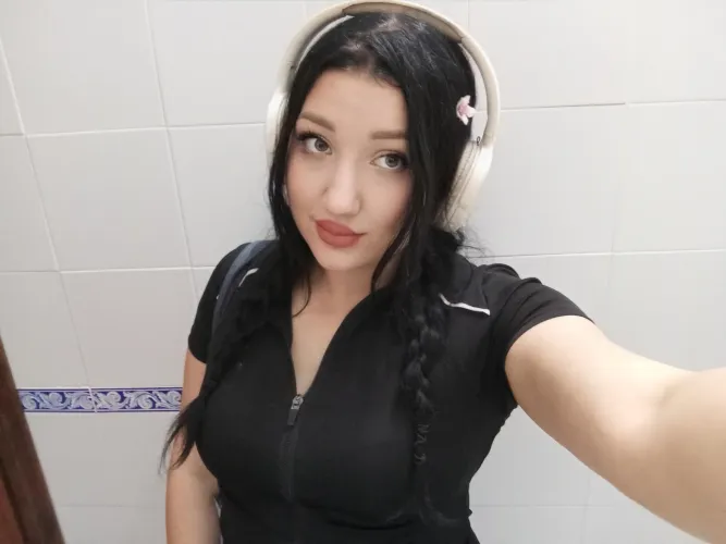 I look so cute and harmless but i'll break your balls in less than a minute. [Selling][Domme][sext]