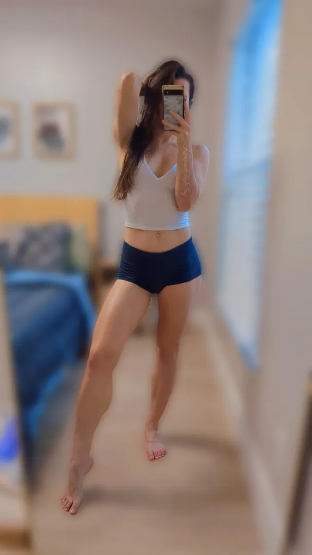 I took this photo for you  yeah the fuck right, April fools never in a million years would I take a picture for you  Now pay up and get locked for falling into my trap 