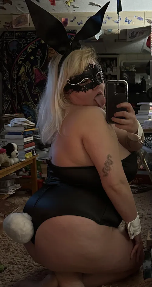 I’m just a horny dumb bunny