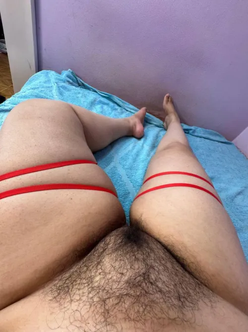 Imagine how good this smells, a natural pussy full of [p]heromones!