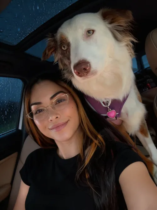 just me and my dawwg! you intoo lattinas or feemdom!?