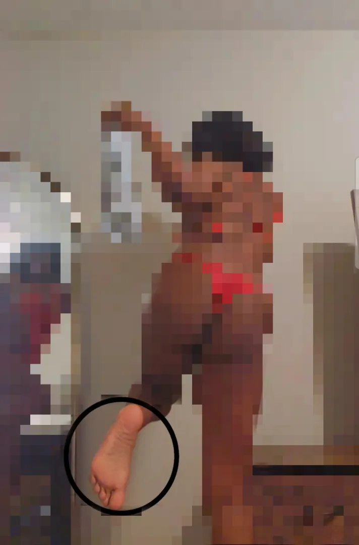 My pixels are enough right beta? Ur lucky u get to see my perfect soles.