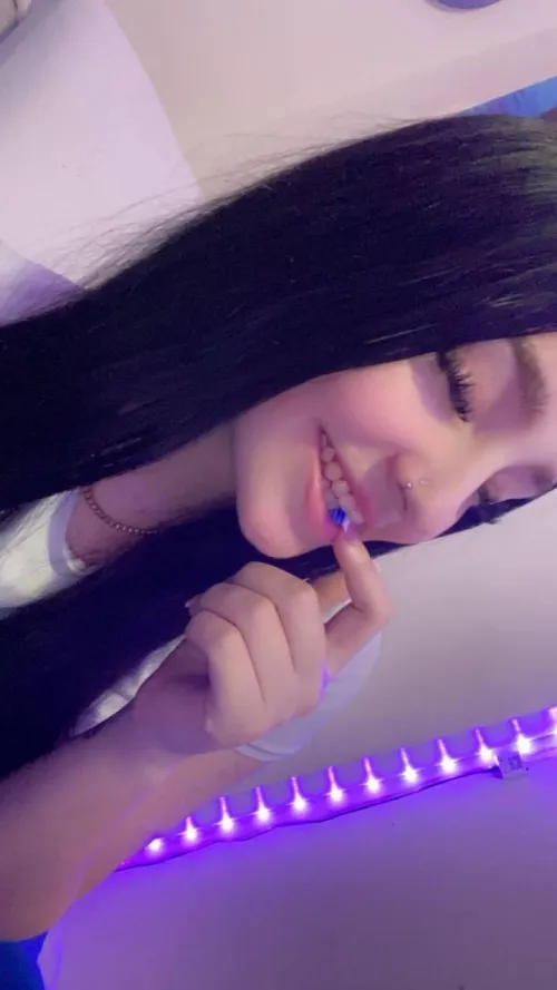 One horny housewife alone at home…would you take your chance?