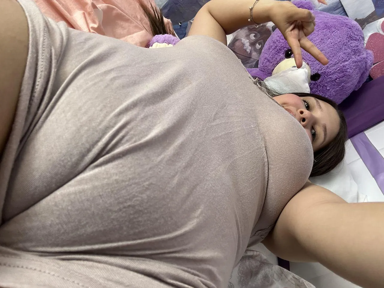 Please squeeze me cameltoe