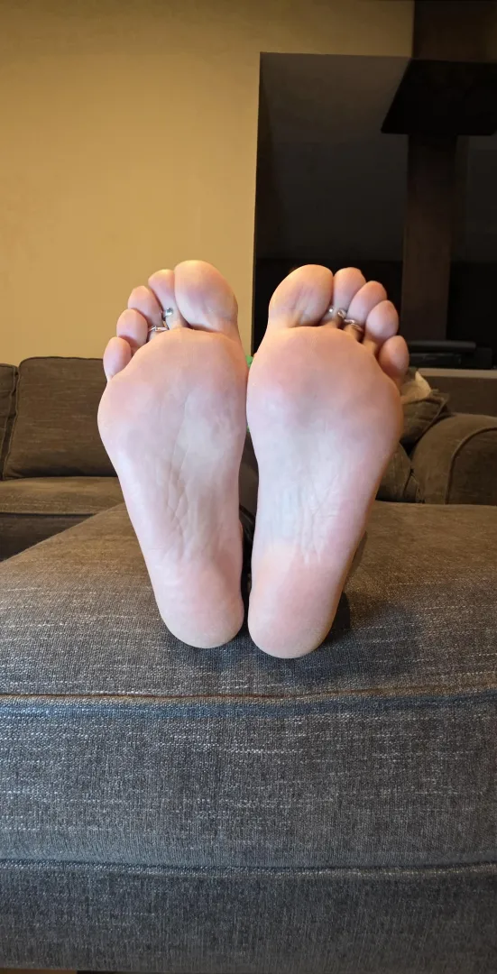 Submit to my divine 9.5's