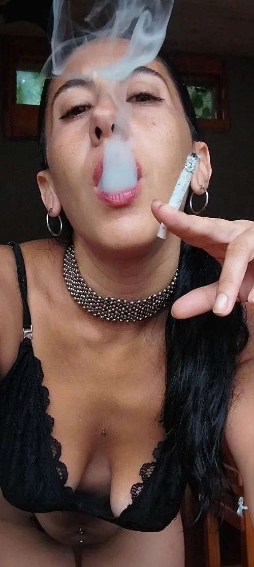 The perfect moment of exhalation, my cloud of smoke smells like menthol