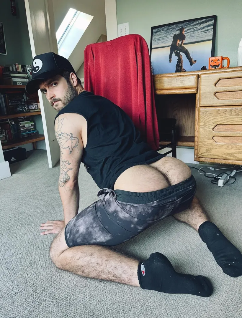 Thick muscle bro ass