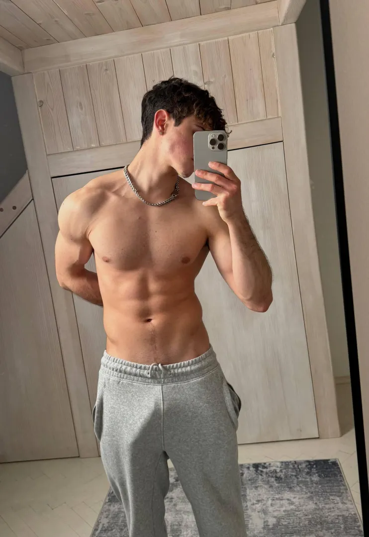 what's the first thing you notice about me? 