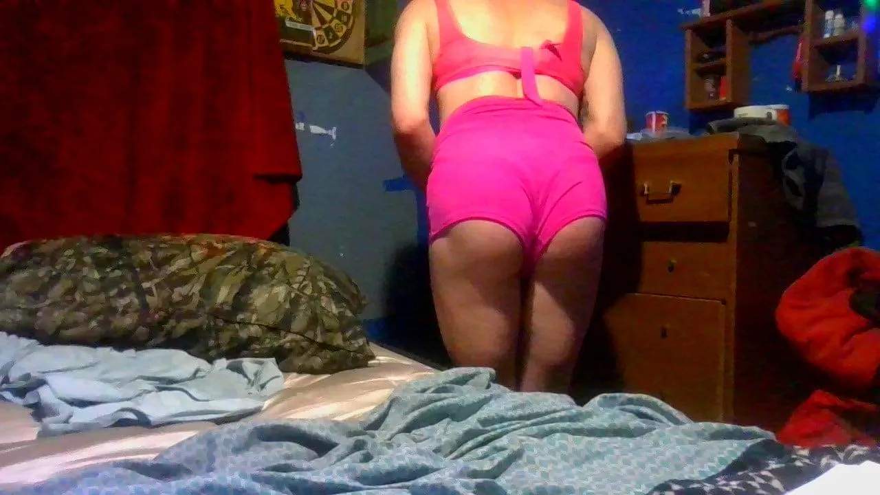 white sissy looking 4 bbc top or tops