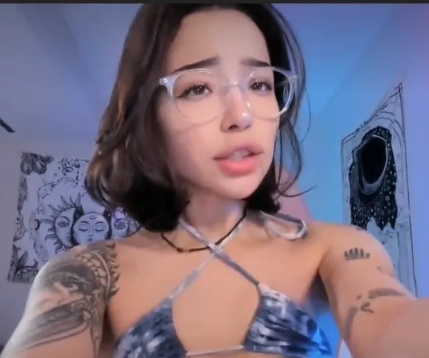 Who is this plz been tryin to find her