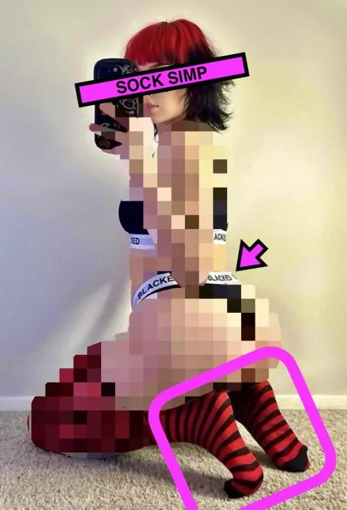 You came for Emma’s socks, but you stayed for her panties and bra. You love it when Emma lets you know exactly how off-limits she is for you, whiteboi.