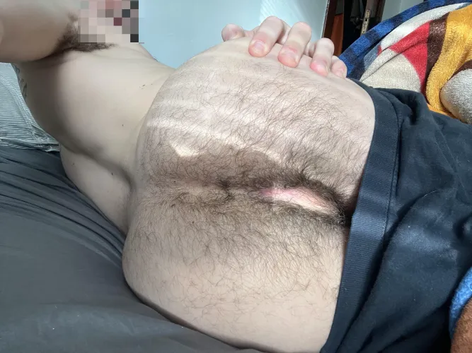 Zoom in to see my pink hole!