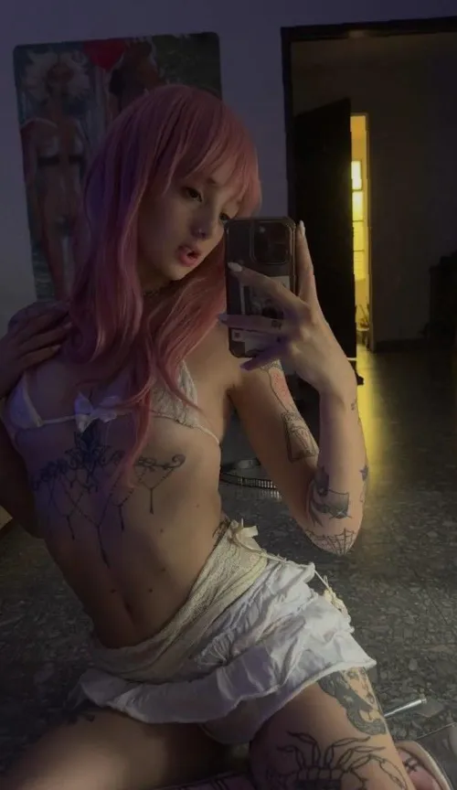 18 F4M (looking)  fast replies if you start it right faster replies on lnnstgg: .lunaoryna'.