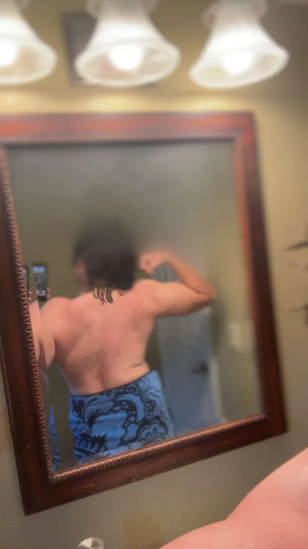 19 M4F hosting Helena - Just lookin to kick it