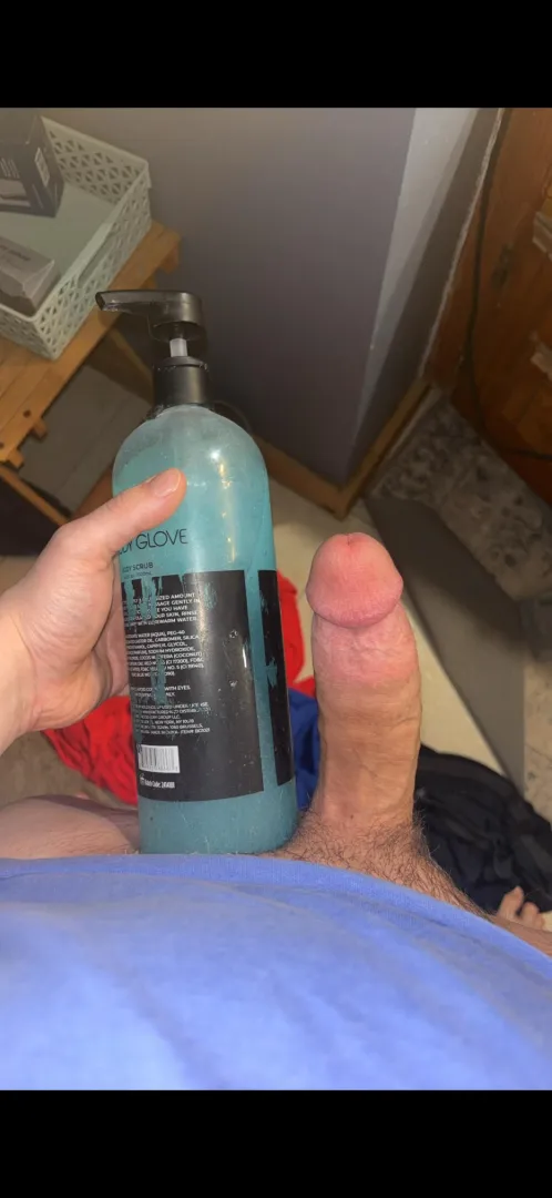 21 m looking for sexy f to ride this dick