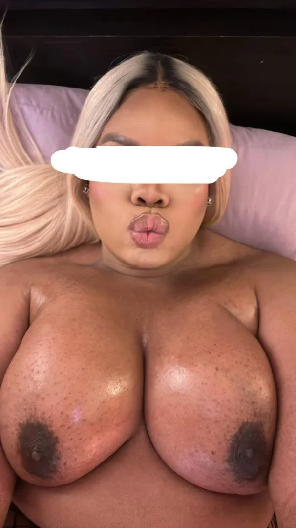 26 t #fortworth looking to give a straight masculine man head . Hosting