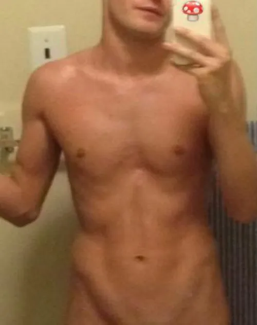 28 M4F /Couples Bozeman - Any girls want something fun to do tonight? Need more real friends