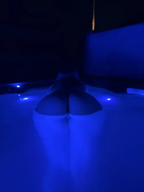 28f, skinny dipping tonight. What do you think?