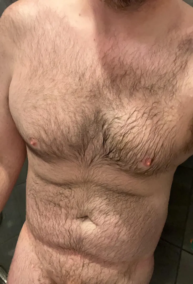 41 [M4F] tall, married, dad bod guy. Looking for an ongoing chat friend. I’ll be bored at work tonight, would be fun to have someone to pass the time with. Feel free to message any time.