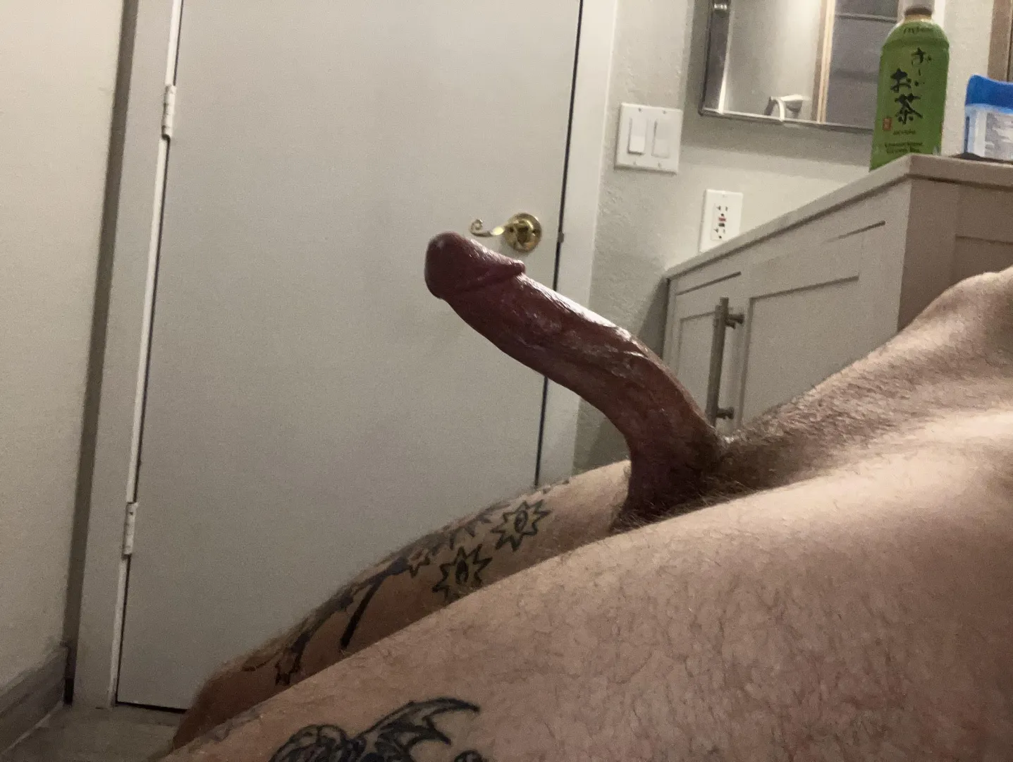 6’3 tatted BWC looking for consistent Female FWB 