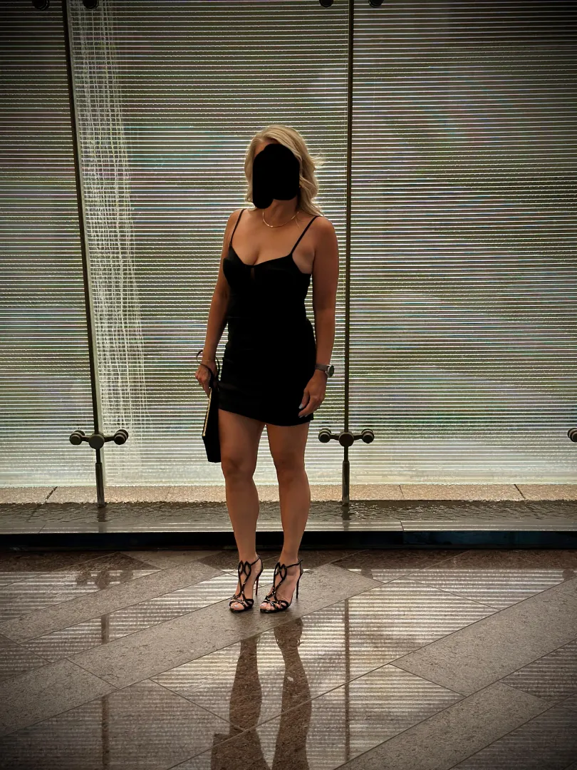 April 11-12- Best Bars for Hotwifing