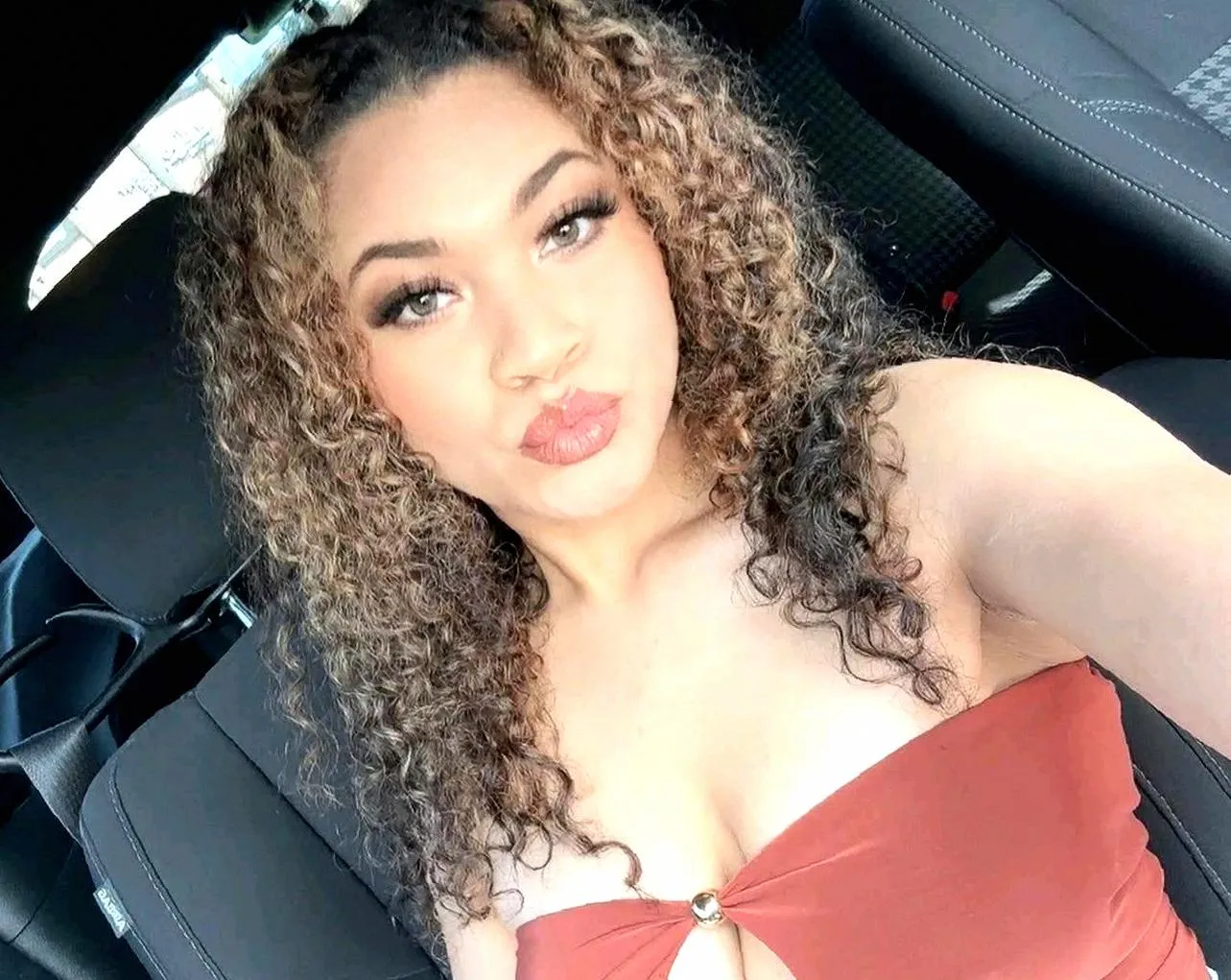 Be a good boy and suck them for me