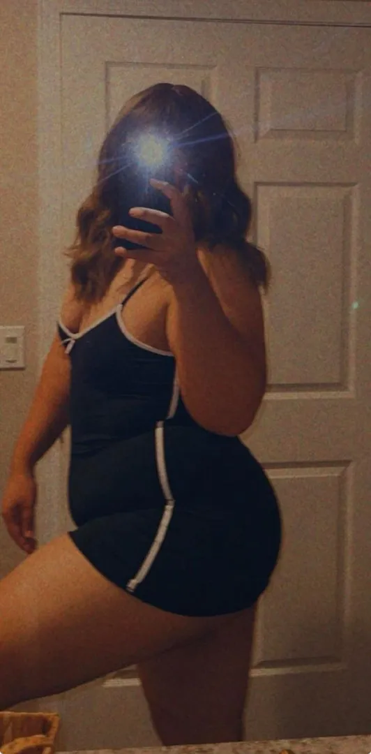 Crossdresser from Corcoran. I only host! Snap: thicck26