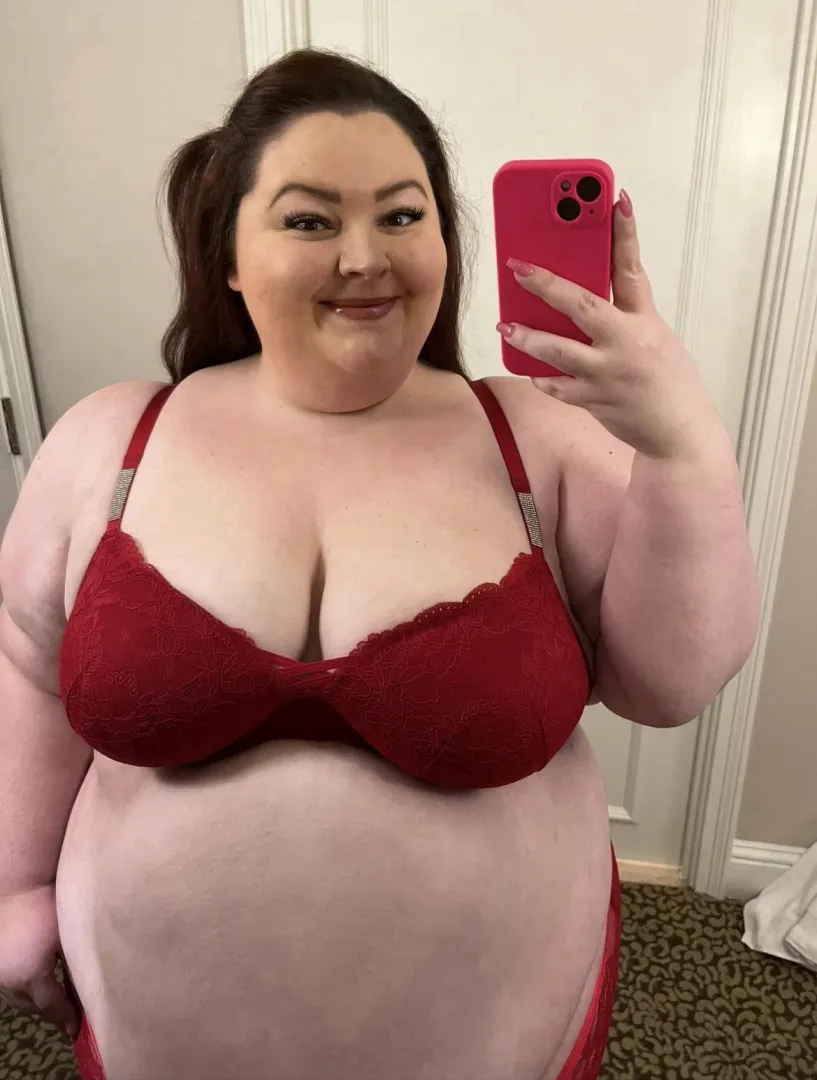 do I look like trouble… or wifey? 