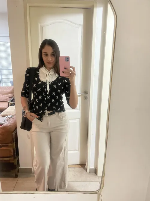 Do you want an authentic girlfriend who gives you all the attention you deserve and need? My weekly gfe includes Sexting with photos and videos and is on sale