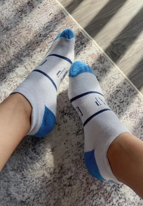 [f] can I put these on your face