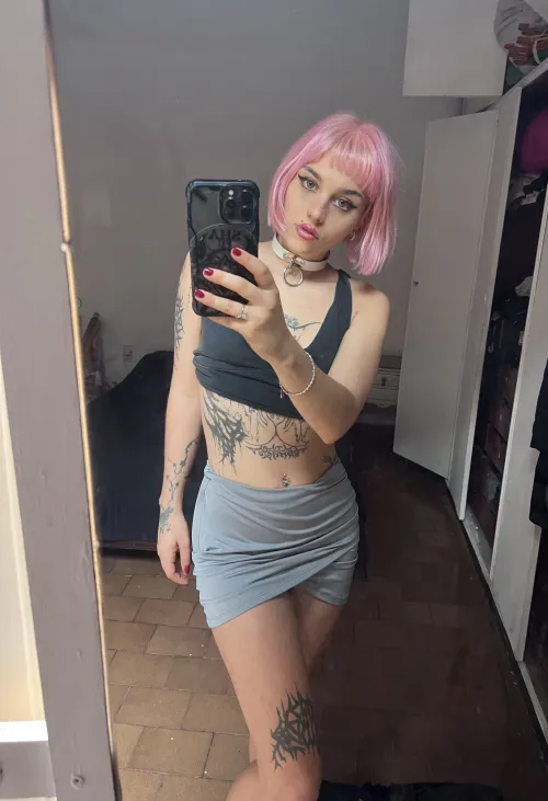 F188 Slightly tipsy, can’t host, vibes available tho faster replies on lnssta: .elenazexel'.