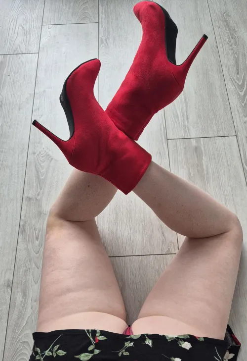 First 10 people get a FREE 24hr subscription  Be quick… they go fast  Irish girl  Size 3 UK, ass girl  Don’t be shy… come say hi 