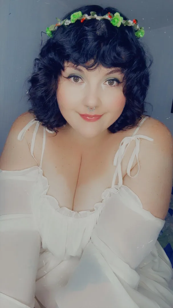 Funny, sweet, and a bit kinky. What more could you want from your cute alt gfe?