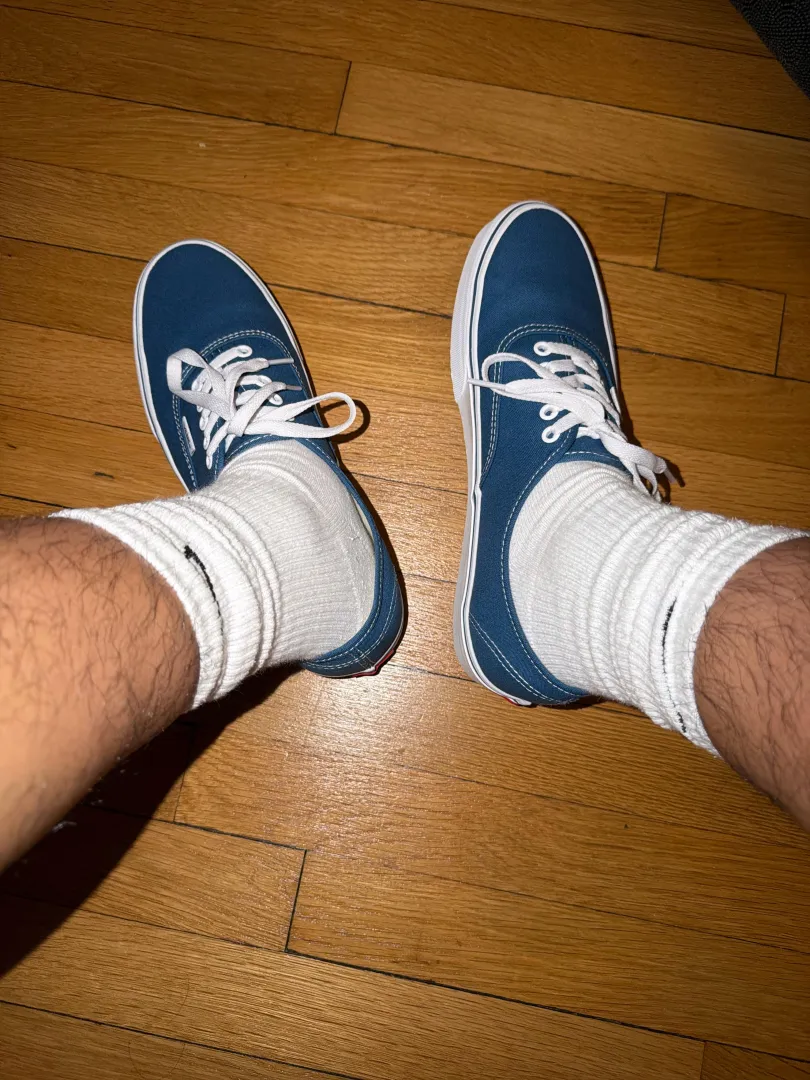 gym bro who’s into vans and nikes