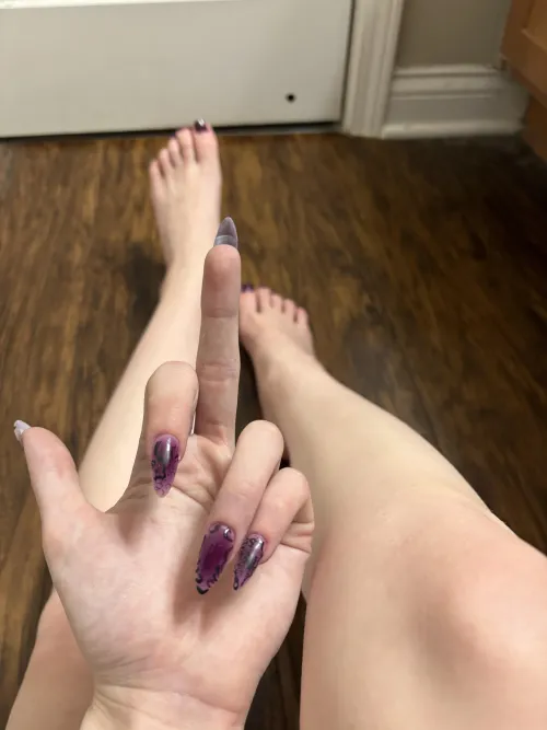 i know you’re dying to lay some wet kisses on there pretty toes 