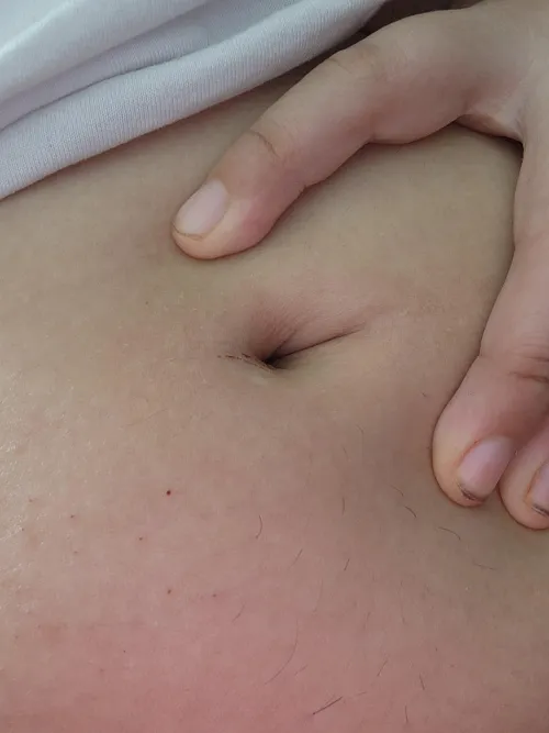 I love my bellybutton i need to explore it