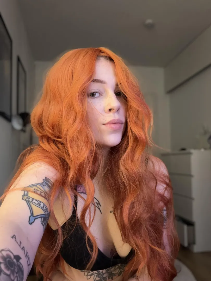 Kui kauan sä pystysit nussii mua ennenku laukeet..? Yli 30 sekuntia..?