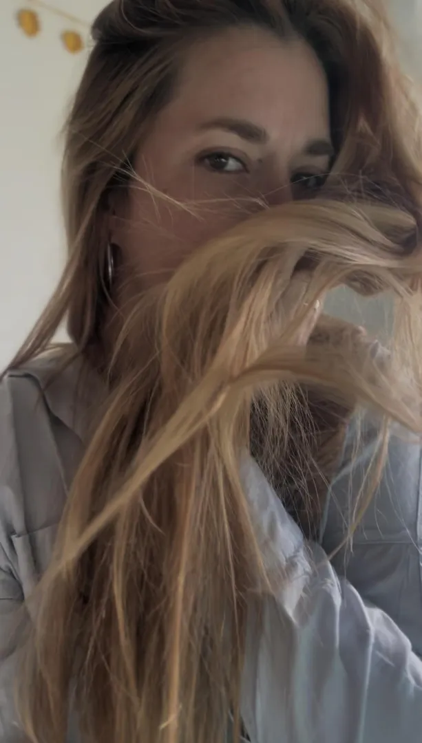 Long hair, it smells like me