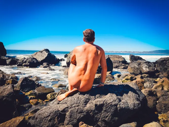 Loving the lookout to sea