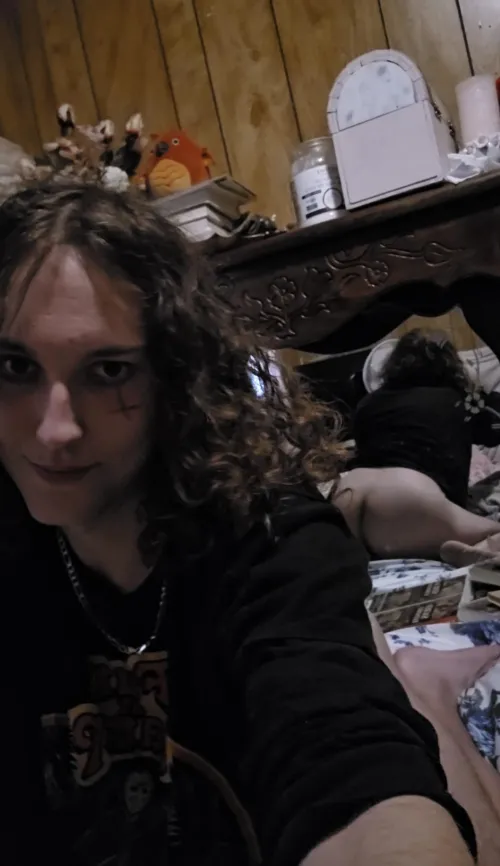 Need my thick goth ass filled