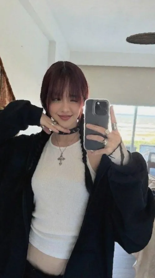 Slightly buzzed + can’t host, fwb vibes? - talk on instta: .lunaoryna'.