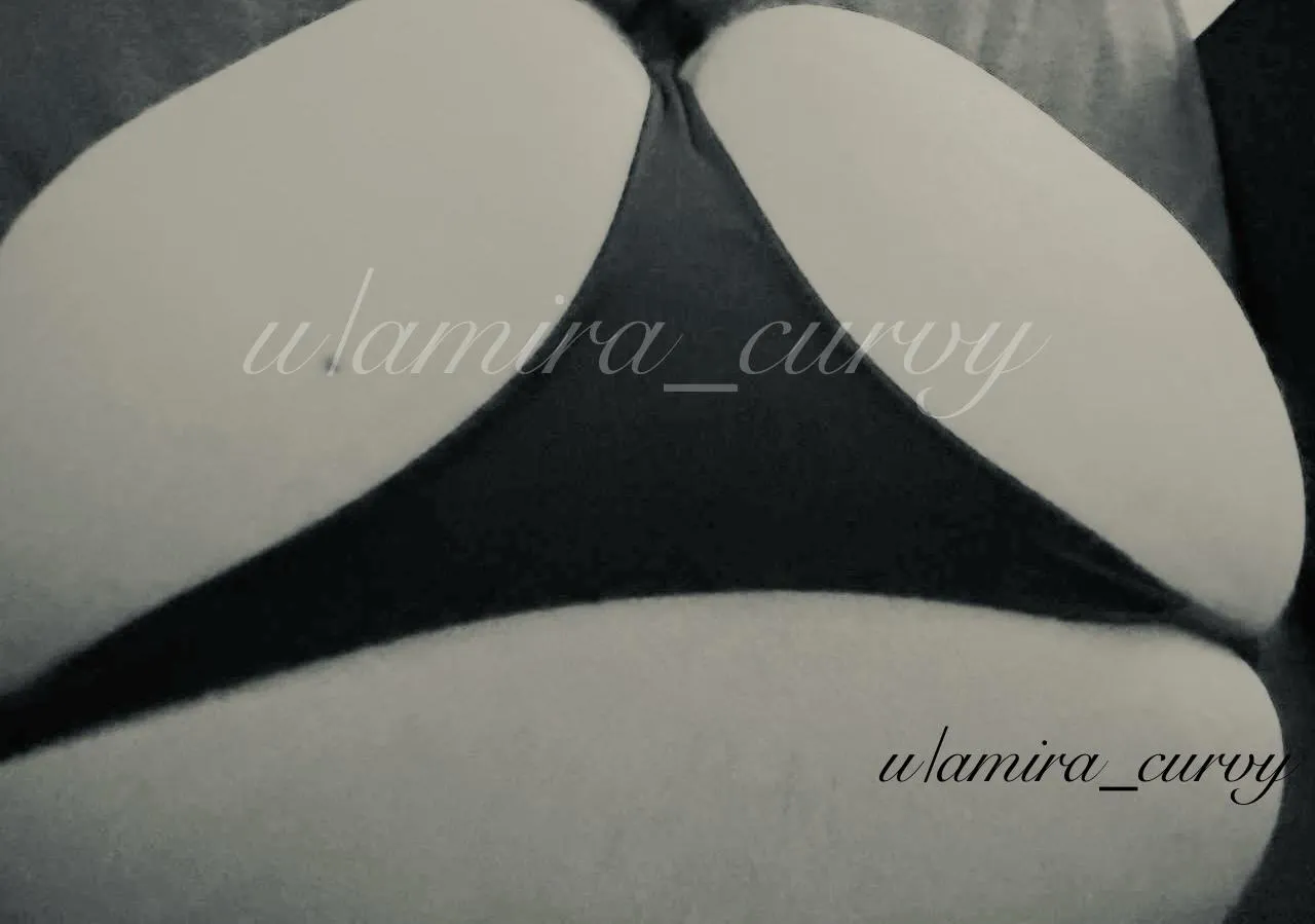 Wer nimmt mich Doggy? Welches Loch fickst du mir zuerst? DickPics erwünscht