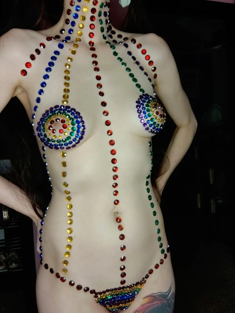 You guys really liked the last bedazzled body look so I went all out with this one!