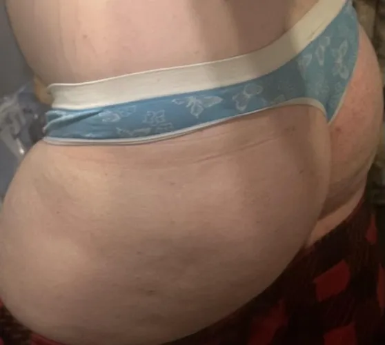 (21) do they look good on me?