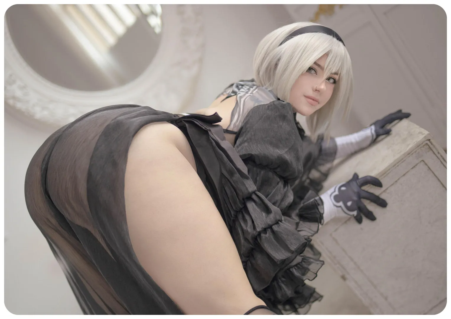2B's booty (Kuroitsne)