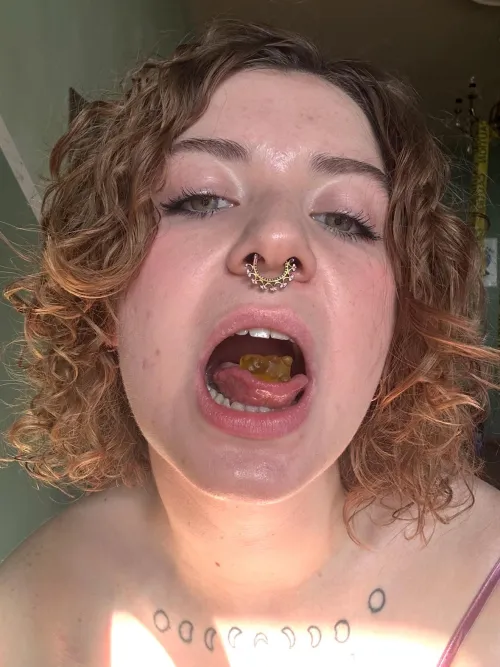 Are you afraid of being eaten by me? {f}