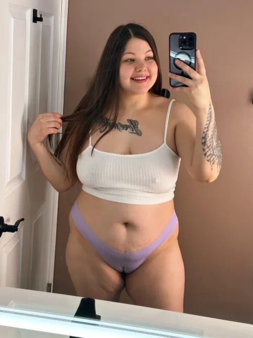 Blessing you with soft curves for this weekend ❤️